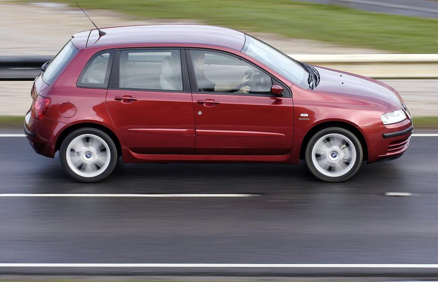  Fiat Stilo 5-Door 2004 года  (UK) (фото 8 из 11)